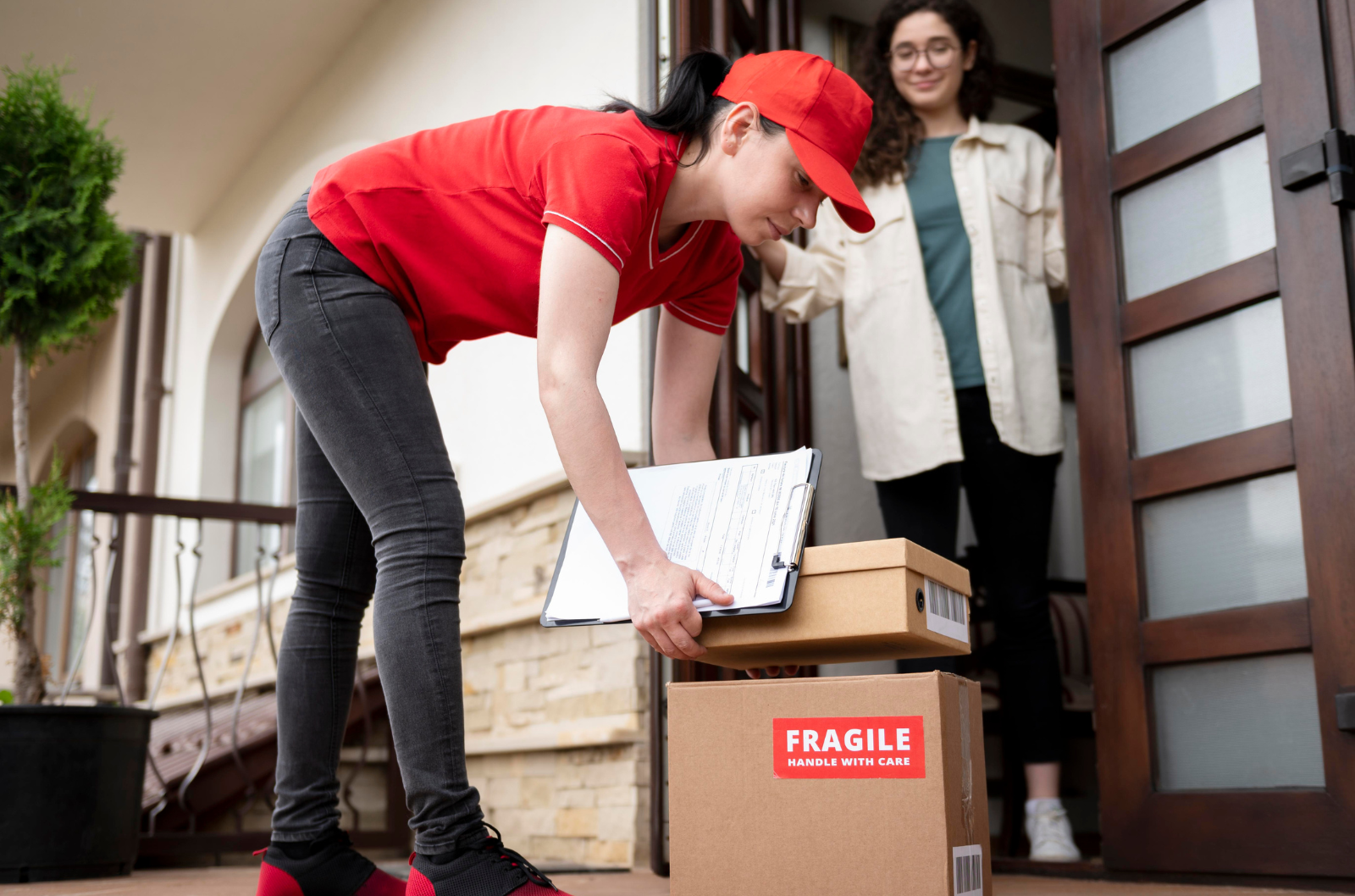 The Ultimate Guide to Packing Fragile Items for an International Move