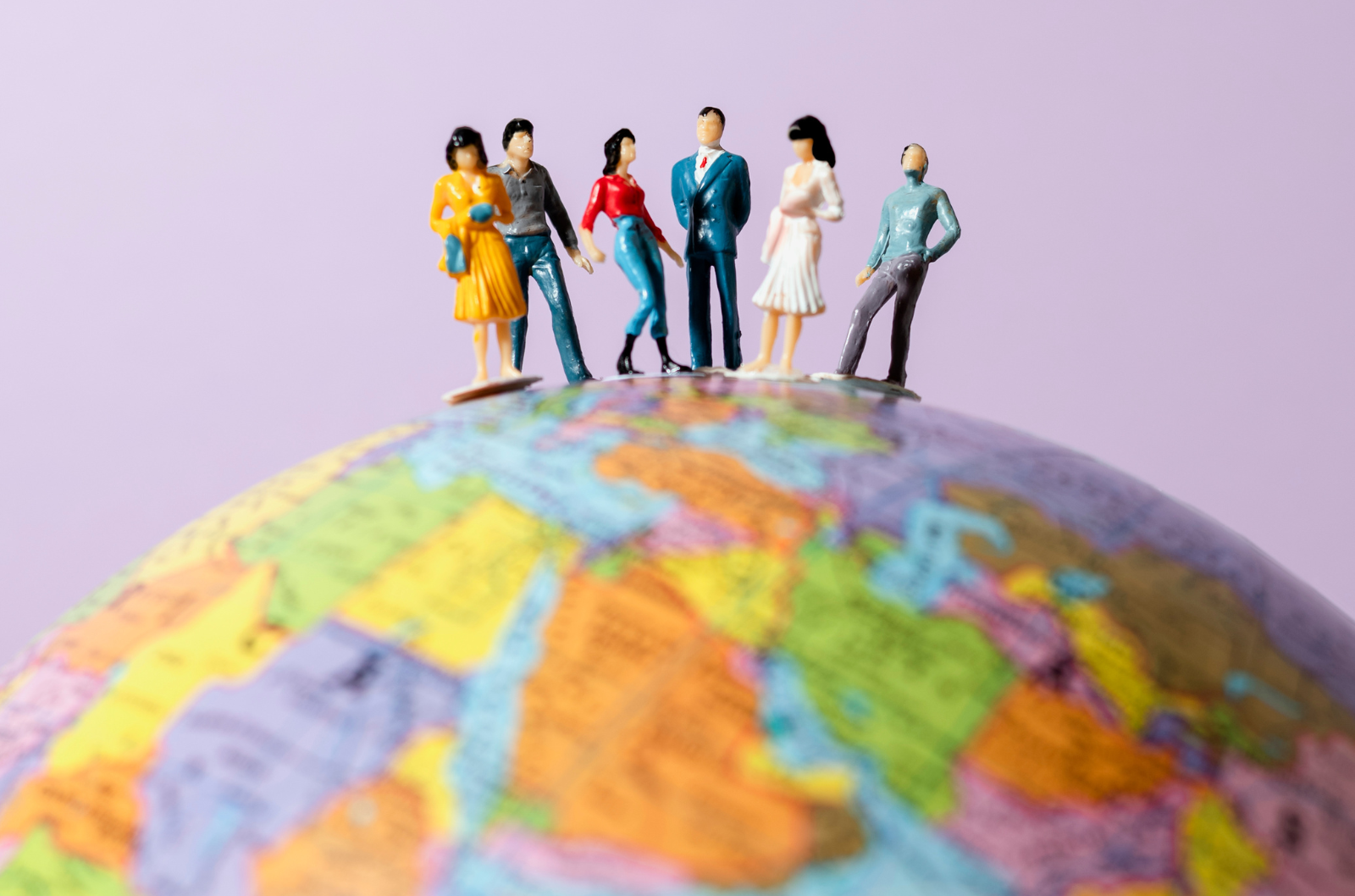 Exploring Cultural Differences: Tips for Embracing Diversity in Your New Country